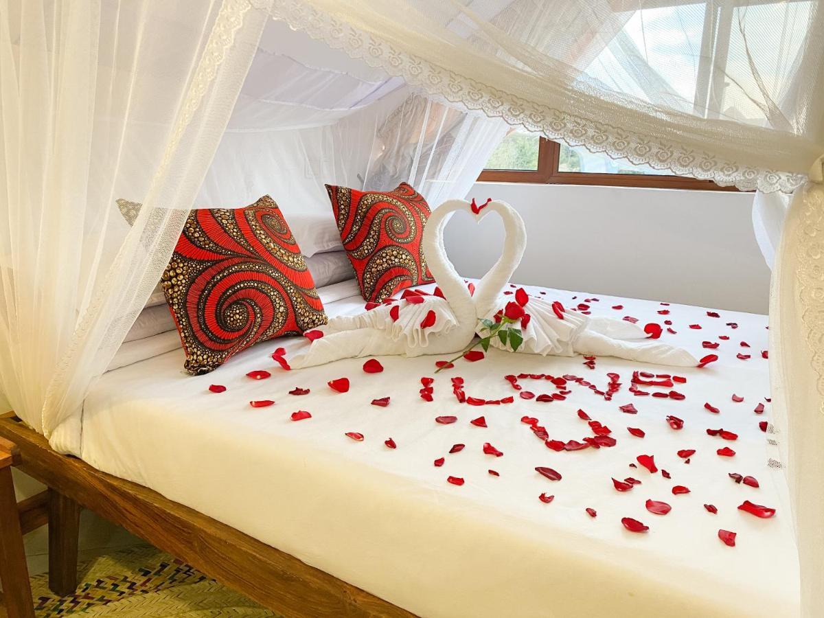 Heart Of Africa Lodge Arusha Buitenkant foto