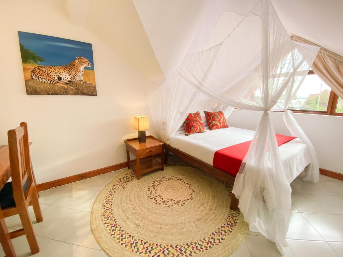 Heart Of Africa Lodge Arusha Buitenkant foto
