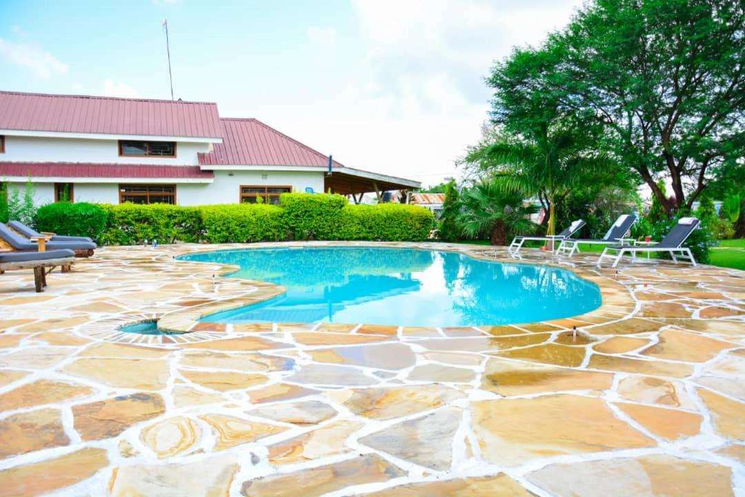 Heart Of Africa Lodge Arusha Buitenkant foto